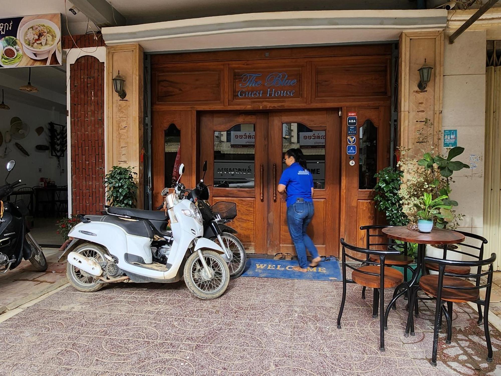 The Blue Guest House Battambang Exterior foto