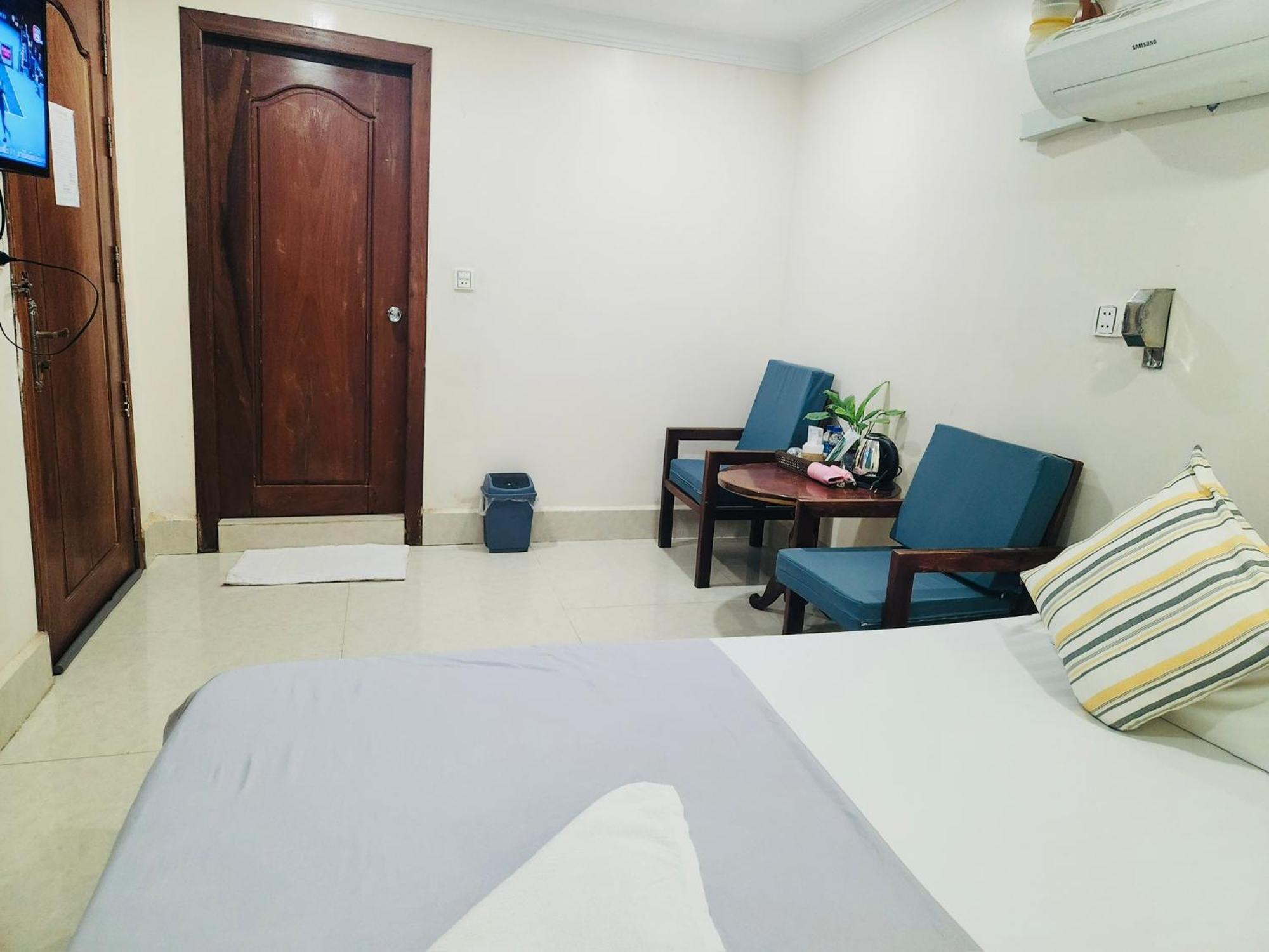 The Blue Guest House Battambang Exterior foto
